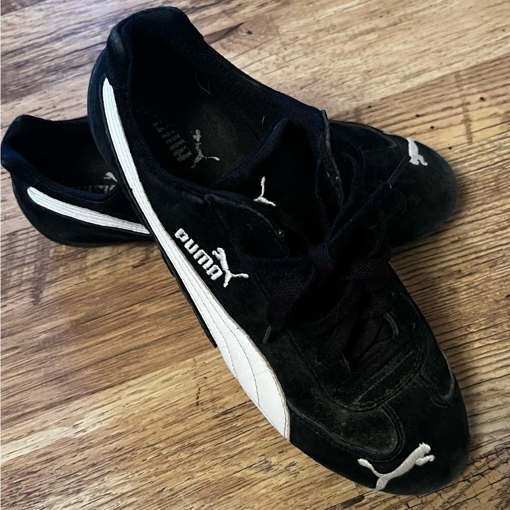 Black pumas size 10